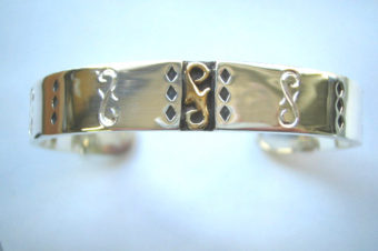 K18アラベスクモチーフバングル・太