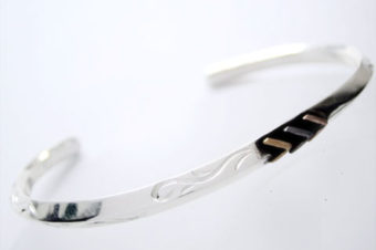 Three Colors Arrow バングル・細