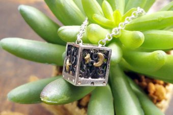 月夜の宝箱ネックレス