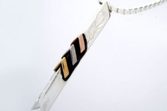 Three Colors Arrow ネックレス・L