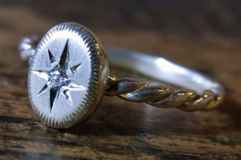 ねじねじリング・ひと粒ダイヤ