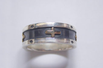 4つのK18クロスのリング・細