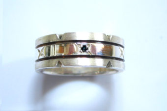 ブラックダイヤとツヤ消し/ツヤありコンビのリング・細