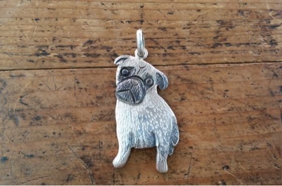 犬の特注品二つ