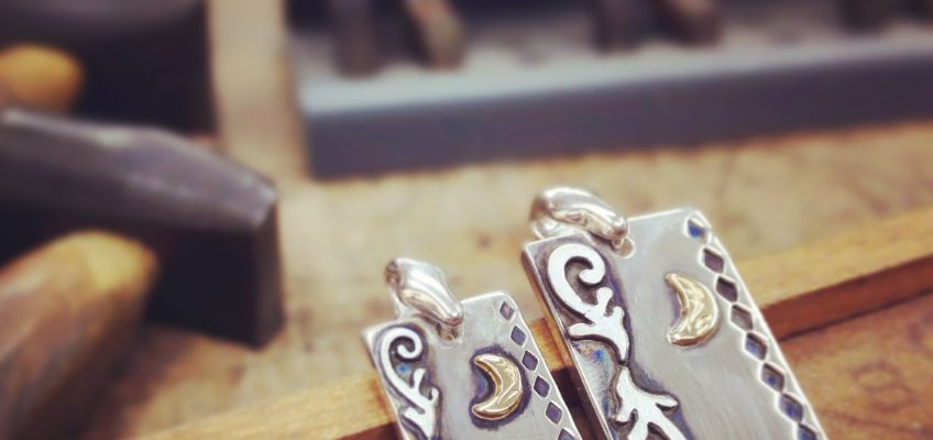 月に叢雲のペアペンダント