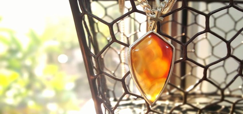 1点ものの天然石シリーズその1・めのうのネックレス